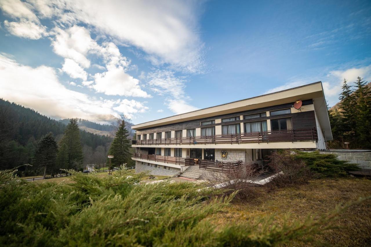 Dom Horskej Sluzby Hostel Terchova Exterior photo