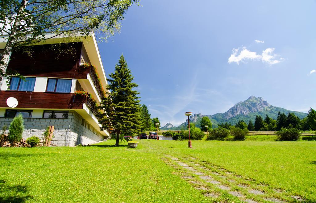 Dom Horskej Sluzby Hostel Terchova Exterior photo